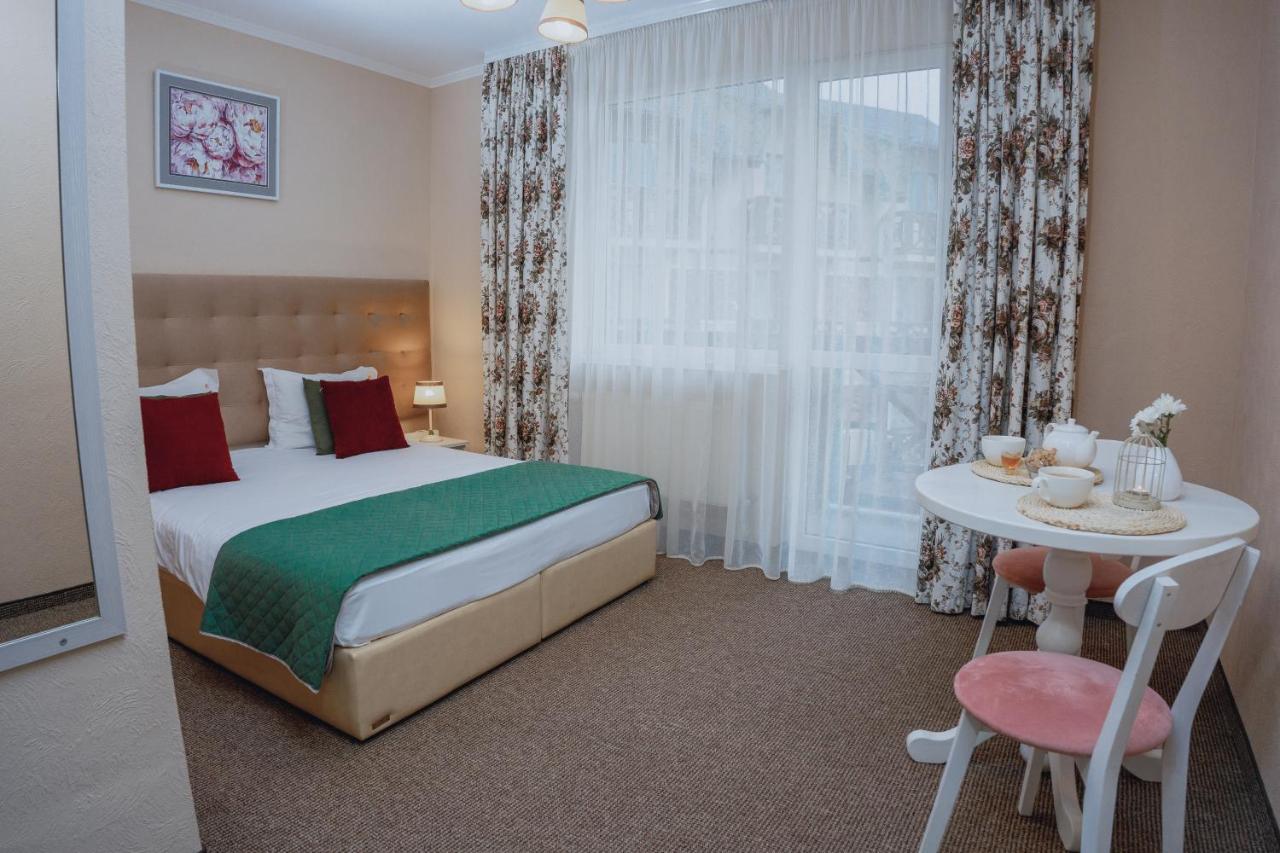 Hotel&Restaurant Premium Club 亚列姆切 外观 照片