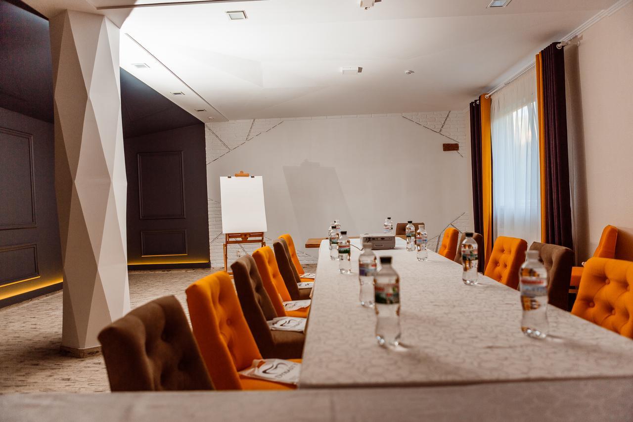 Hotel&Restaurant Premium Club 亚列姆切 外观 照片